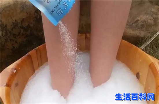 鹽水洗臉、泡腳有殺菌護膚奇效？真的嗎？鹽到底有多神奇！