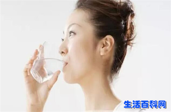 鹽水洗臉、泡腳有殺菌護膚奇效？真的嗎？鹽到底有多神奇！