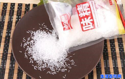 炒菜時用味精好還是雞精好?看完後不再糾結了!