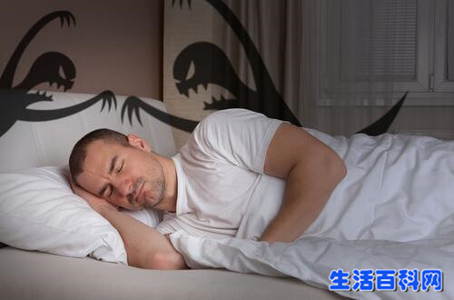 睡覺時“鬼壓床”,意識清醒卻動彈不了是怎麼回事?