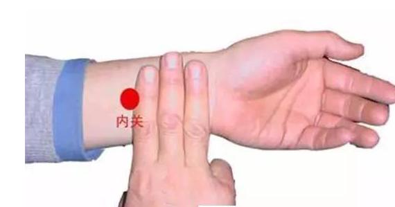 一分鐘教你防暈車,治療暈車的7個妙招!