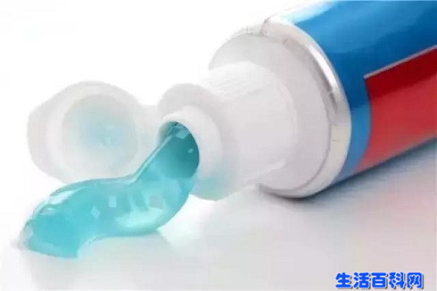 吸盤掛鉤老是掉怎麼辦？教你一招讓它持久牢固！