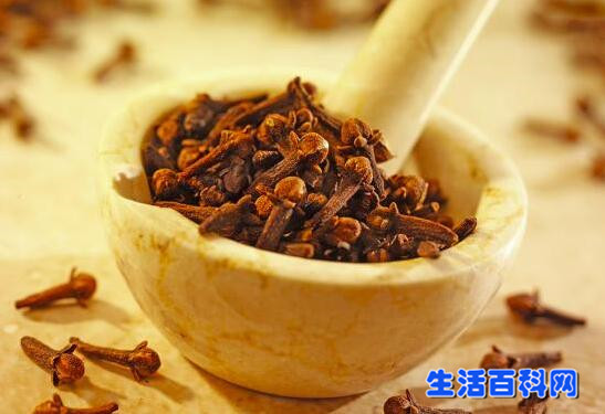 去除口臭13個小竅門：徹底分析原因與有效對策