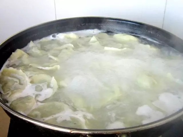 速凍餃子不破皮煮法，教你3步煮出Q彈美味