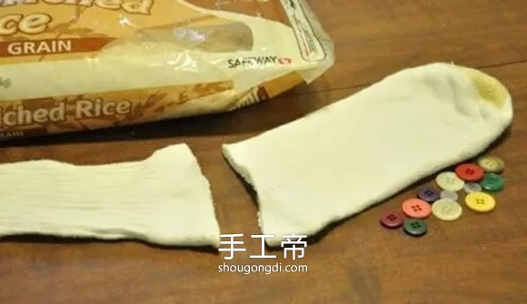 用襪子制作雪人布偶 - 自制襪子娃娃雪人做法