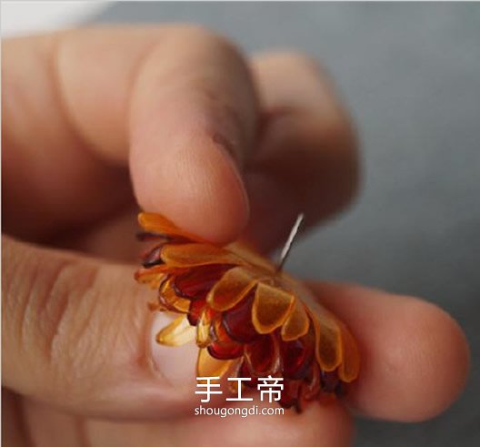 塑料瓶變花頭飾：DIY 漂亮發繩的步驟