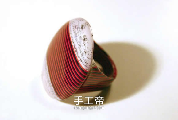 舊書變寶：手作精美首飾的創意賞析