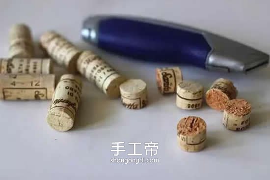 用紅酒瓶塞DIY杯墊:簡單步驟打造田園風格隔热垫
