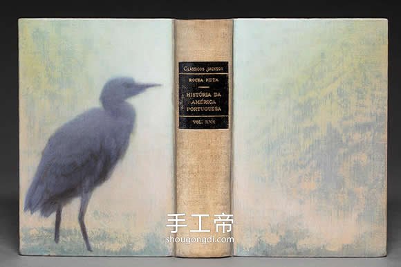 逼真的山川書雕作品：手工藝術欣賞