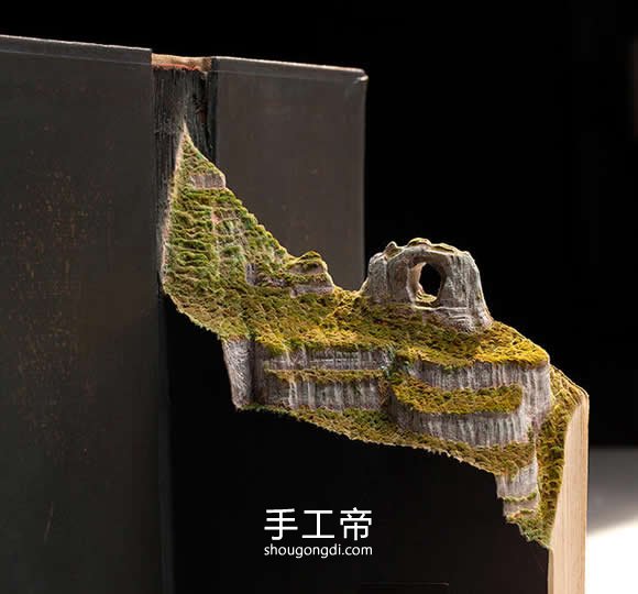 逼真的山川書雕作品：手工藝術欣賞