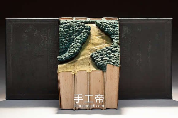 逼真的山川書雕作品：手工藝術欣賞