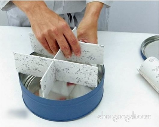 圓形餅干盒變收納盒｜DIY廢物利用改造教學