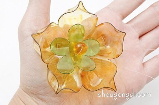 雙色塑料花手工製作：塑料瓶變美術品的步驟