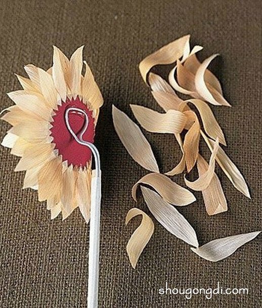 玉米葉製作仿真花手作教學:簡單易學的乾花技巧
