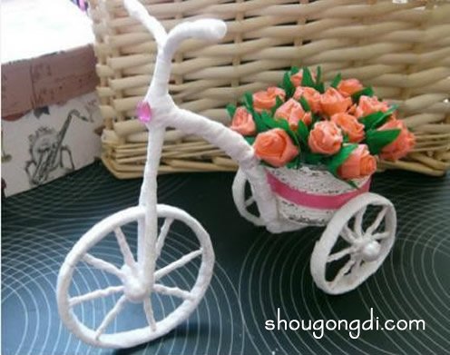 三輪花車模型手工制作：卷紙芯創意DIY指南
