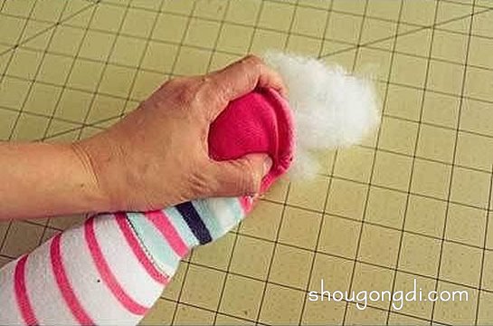 舊襪子改造小蛇｜布藝手工DIY教你變廢為寶