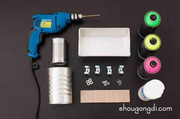 铁罐铁盒废物利用DIY：制作桌面花瓶、笔筒与收纳架