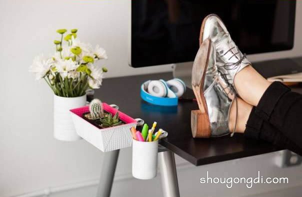 铁罐铁盒废物利用DIY：制作桌面花瓶、笔筒与收纳架