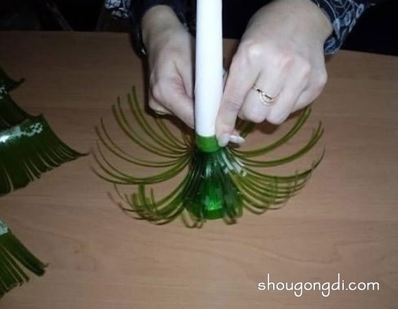 雪碧瓶變身立體聖誕樹：簡單廢物利用手工