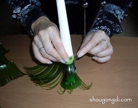 雪碧瓶變身立體聖誕樹：簡單廢物利用手工