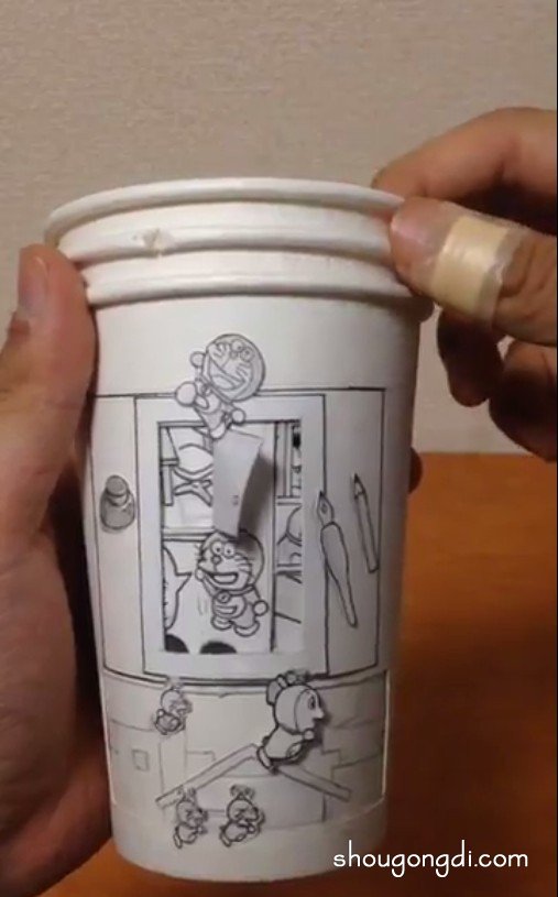 一次性纸杯手工制作哆啦A梦玩具 会动哦