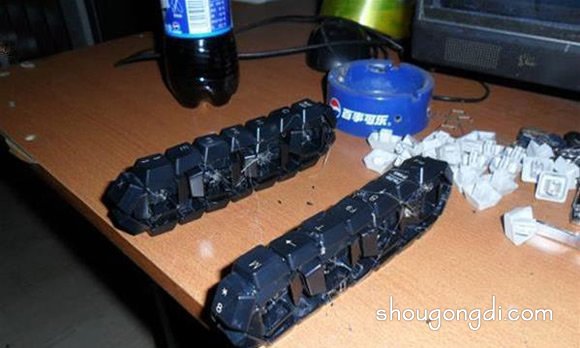 廢鍵盤變寶DIY：手作坦克模型完整教學
