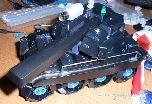 廢鍵盤變寶DIY：手作坦克模型完整教學