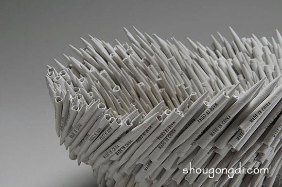 紙雕藝術的魔法：廢舊書籍變相生輝的精美創作