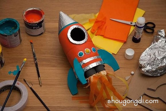 兒童航天飛機模型DIY教學：飲料瓶與瓦楞紙的創意製作