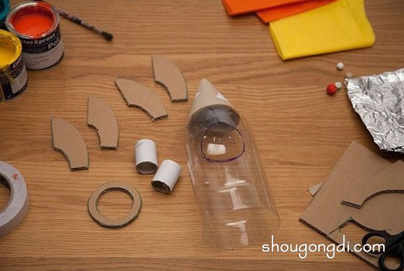 兒童航天飛機模型DIY教學：飲料瓶與瓦楞紙的創意製作