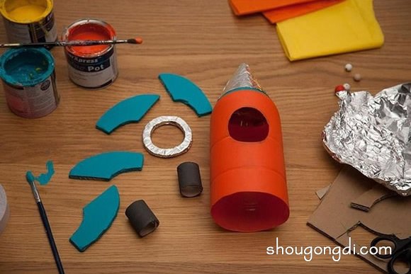 兒童航天飛機模型DIY教學：飲料瓶與瓦楞紙的創意製作