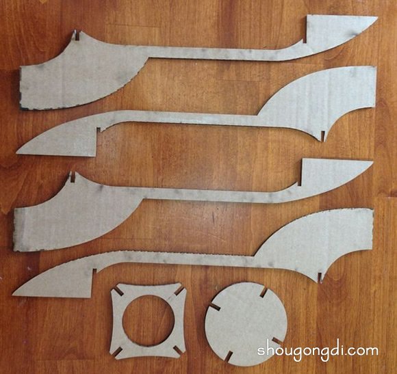 航天飛機玩具模型手工創作：塑料瓶與瓦楞紙的再生藝術