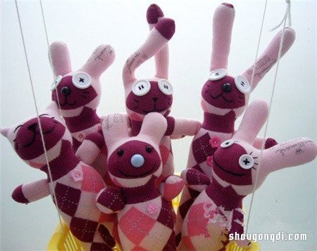 舊襪子變兔子玩具：簡單布藝手工DIY