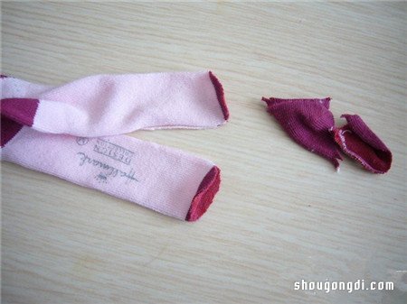 舊襪子變兔子玩具：簡單布藝手工DIY