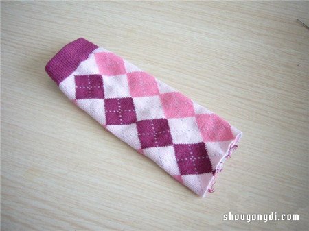 舊襪子變兔子玩具：簡單布藝手工DIY