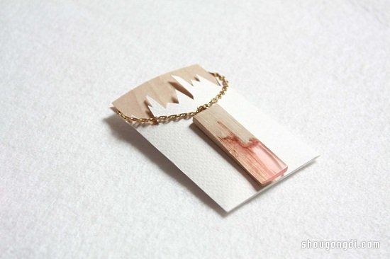 廢木塊變美項鏈墜子：透明樹脂DIY手工創作