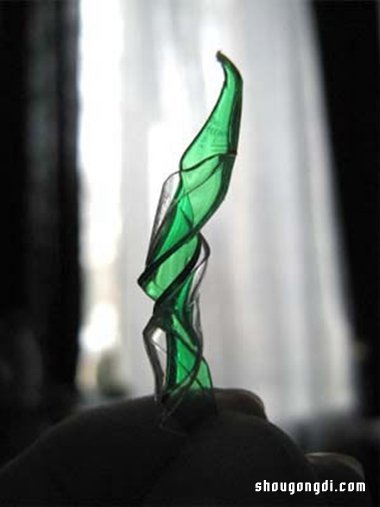 廢棄塑料瓶變身精美盆栽：DIY塑料花製作教程