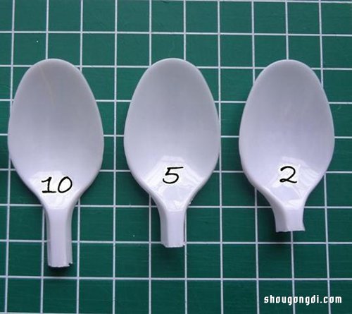 塑料勺子DIY：制作牡丹花项链吊坠