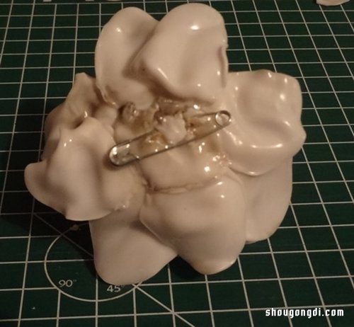 塑料勺子DIY：制作牡丹花项链吊坠