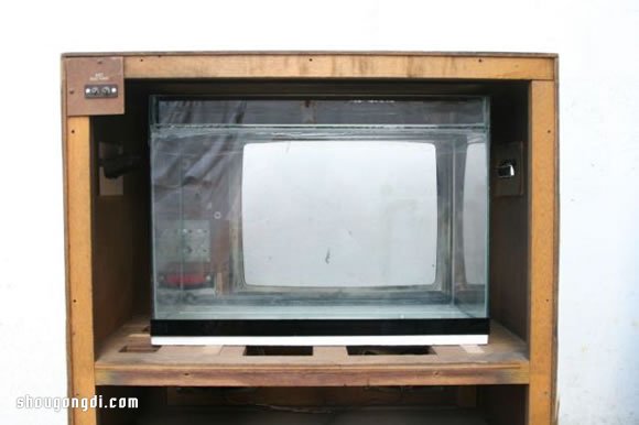 舊電視改造DIY手工魚缸：懷舊風格重生術