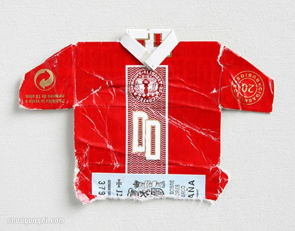 廢棄香煙盒變廢為寶：DIY足球球服T恤