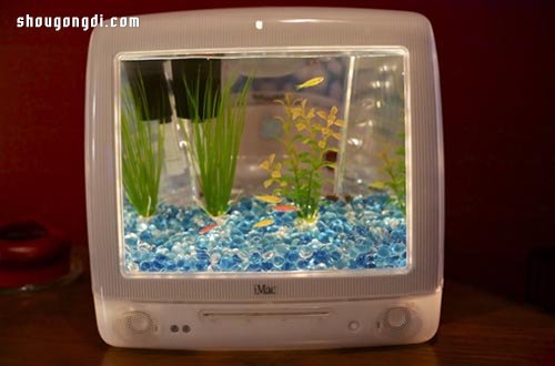 舊iMac G3變身美麗水族箱：廢舊蘋果電腦改造DIY專題