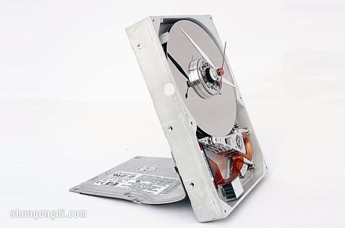 蘋果舊硬盤變身機械時鐘：DIY昇級創意與商業啟示