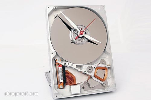 蘋果舊硬盤變身機械時鐘：DIY昇級創意與商業啟示