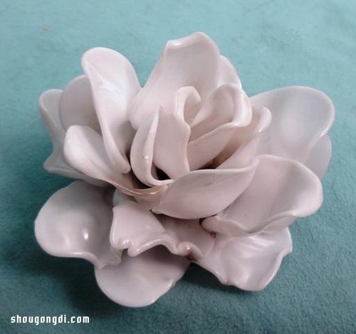 塑料勺子變廢為寶：DIY超逼真牡丹花胸花與項鏈