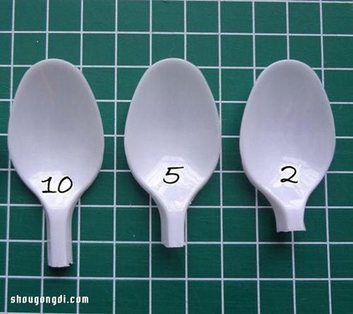 塑料勺子變廢為寶：DIY超逼真牡丹花胸花與項鏈
