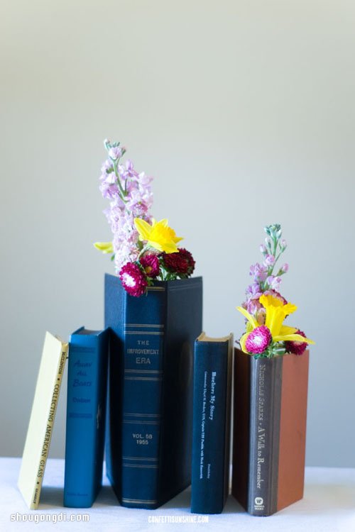 利用厚書本作為花瓶/花插 DIY漂亮鮮花盆景