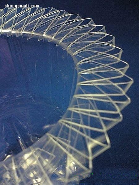 可口可乐瓶变废为宝DIY:制作精美花瓶