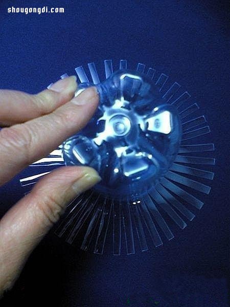 可口可乐瓶变废为宝DIY:制作精美花瓶