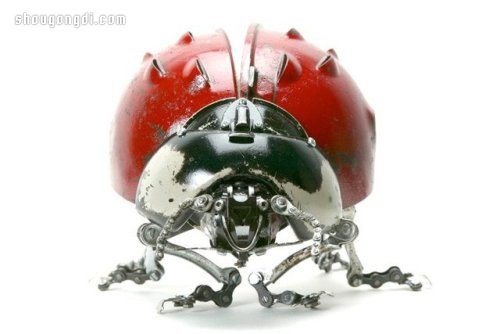廢金零組件變廢為寶：DIY手工動物模型創作
